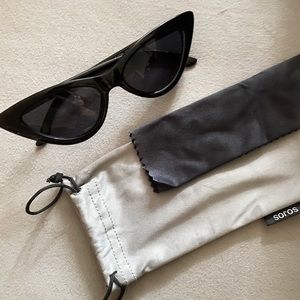SOJO Cat Eye Sunglasses